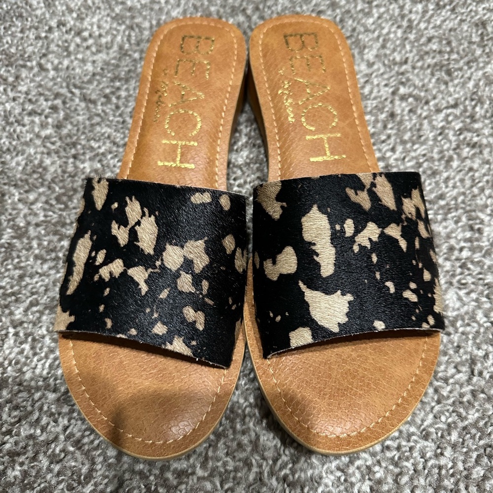Cow hide Brand New Sandals size 9